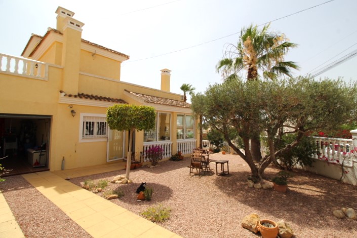 Detached villa in San Miguel De Salinas