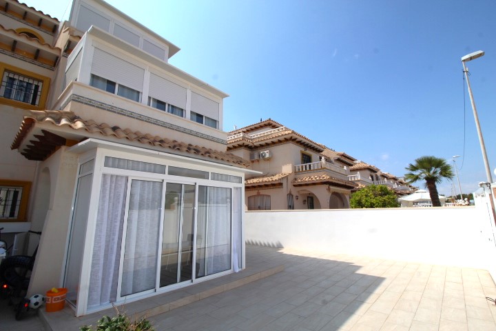 Casa cuádruple en Playa Golf, Lomas De Cabo Roig