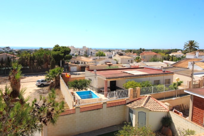 Spacious detached villa in Villamartin