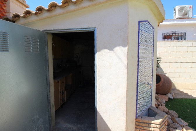 Villa te koop in Villamartín-Las Filipinas (Orihuela)