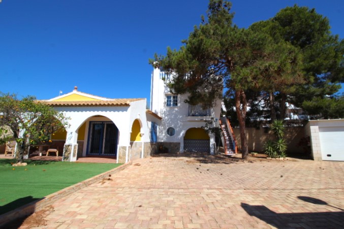 Villa te koop in Villamartín-Las Filipinas (Orihuela)