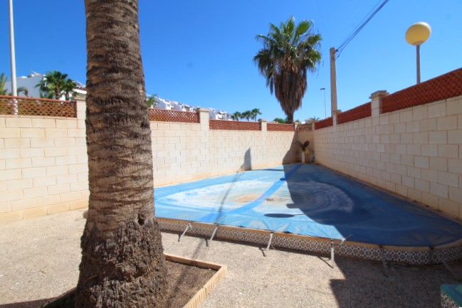 Villa te koop in Villamartín-Las Filipinas (Orihuela)