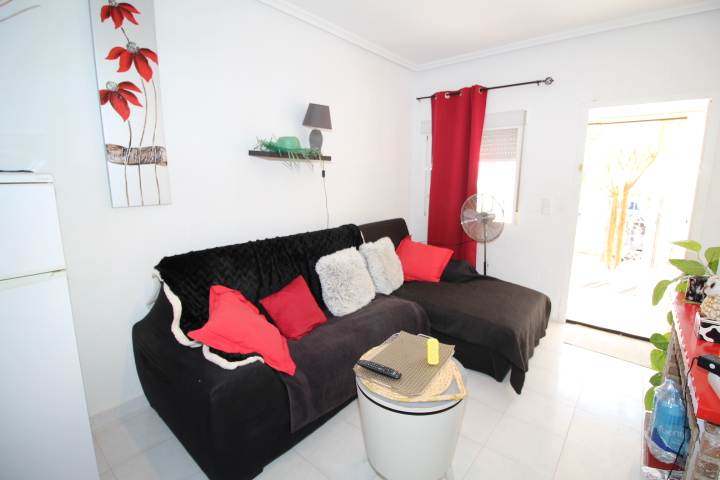 Bungalow tradicional en venta en la popular zona de Playa Flamenca