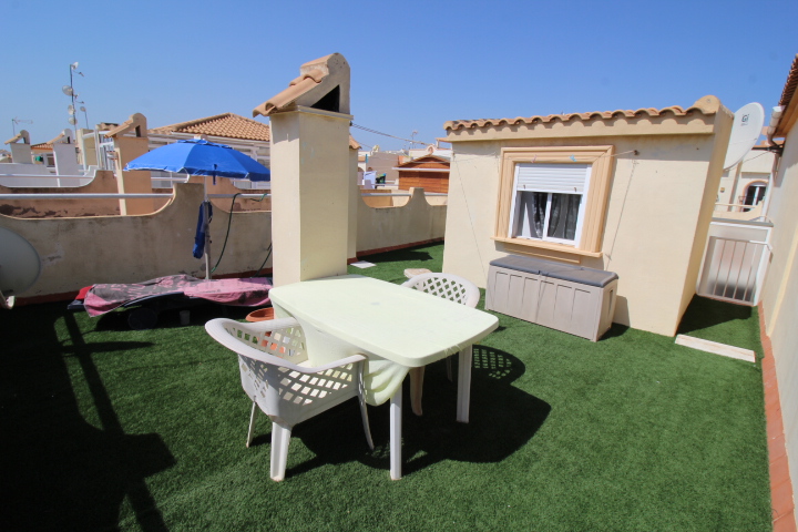 Bungalow tradicional en venta en la popular zona de Playa Flamenca