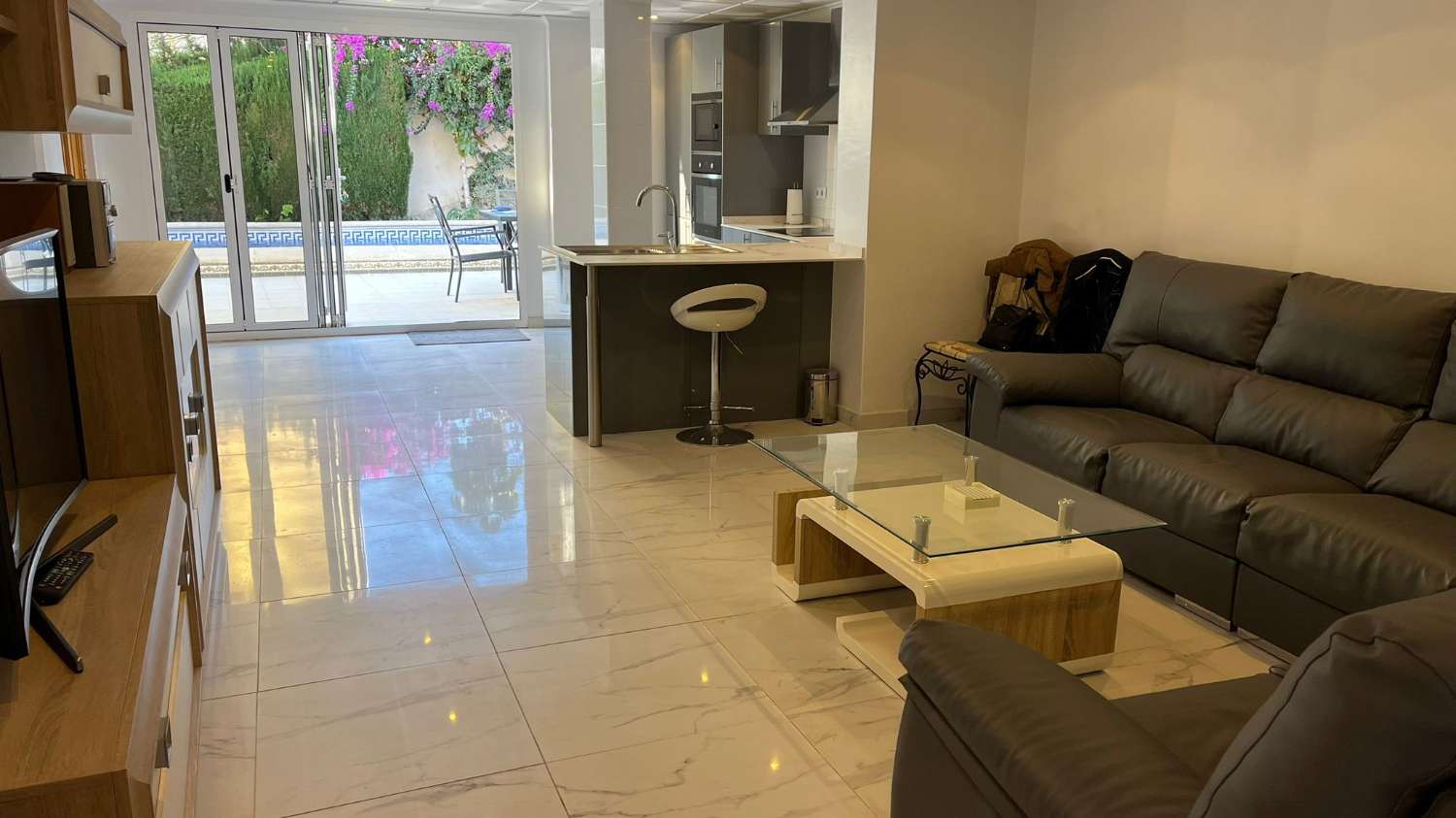 Villa de 5 dormitorios en venta en La Zenia