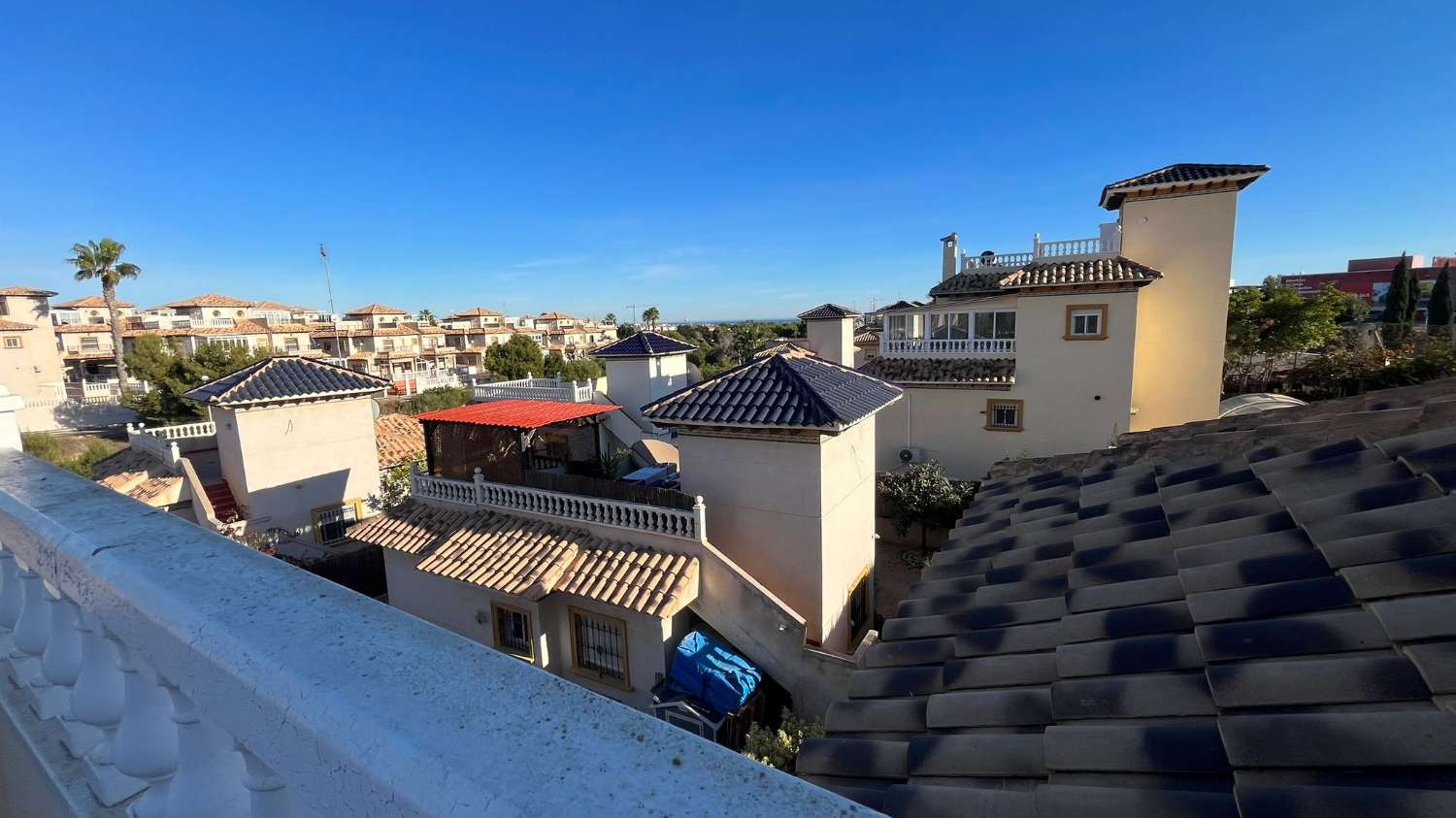 Villa de 5 dormitorios en venta en La Zenia