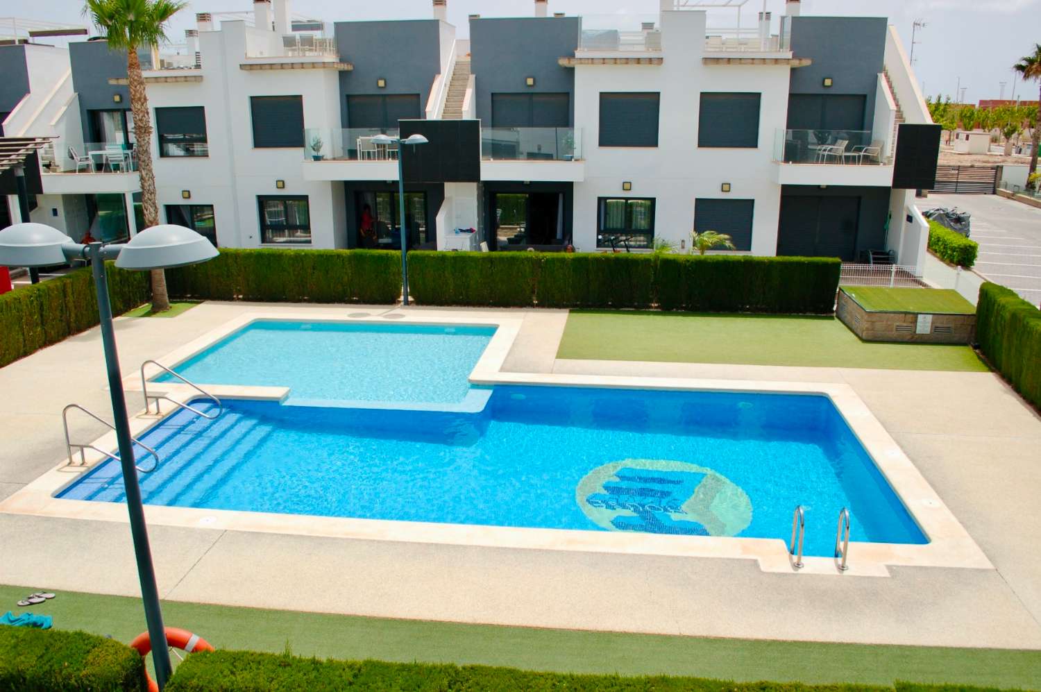 Top Floor bungalow in a luxurious gated community in Pilar de La Horadada