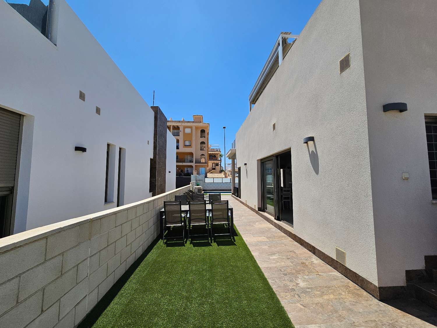 Villa de 3 dormitorios en venta en Villamartin