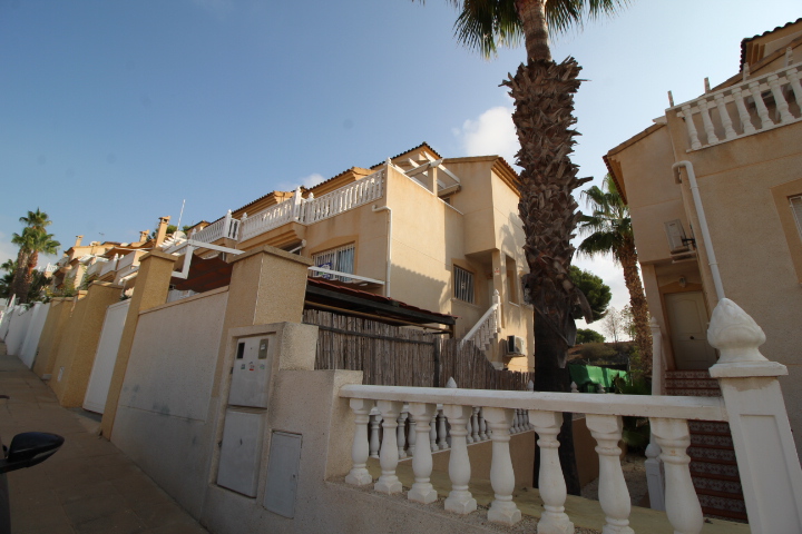 Spacious 3-Bedroom Villa in Montegolf in Excellent Condition with private swimming pool