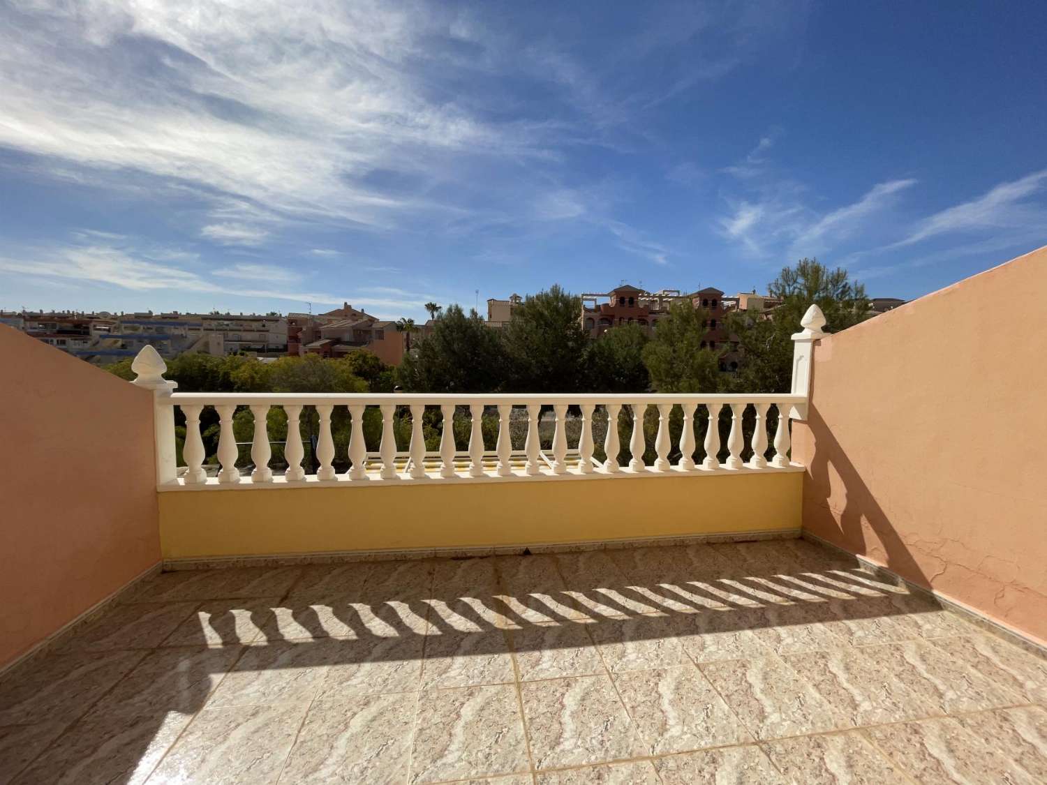 Duplex jumelé avec piscine commune à Villamartin