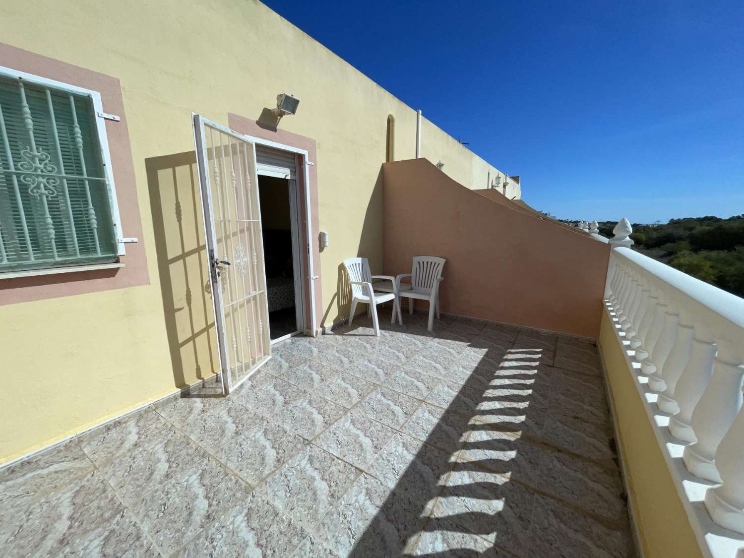 Duplex jumelé avec piscine commune à Villamartin