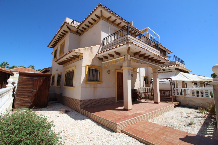 Quatro house in Caboroig located 550 meters from Cabo Roig beach