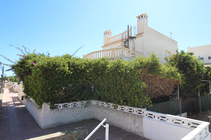 Bungalow d'angle avec appartement séparé à Blue Lagoon