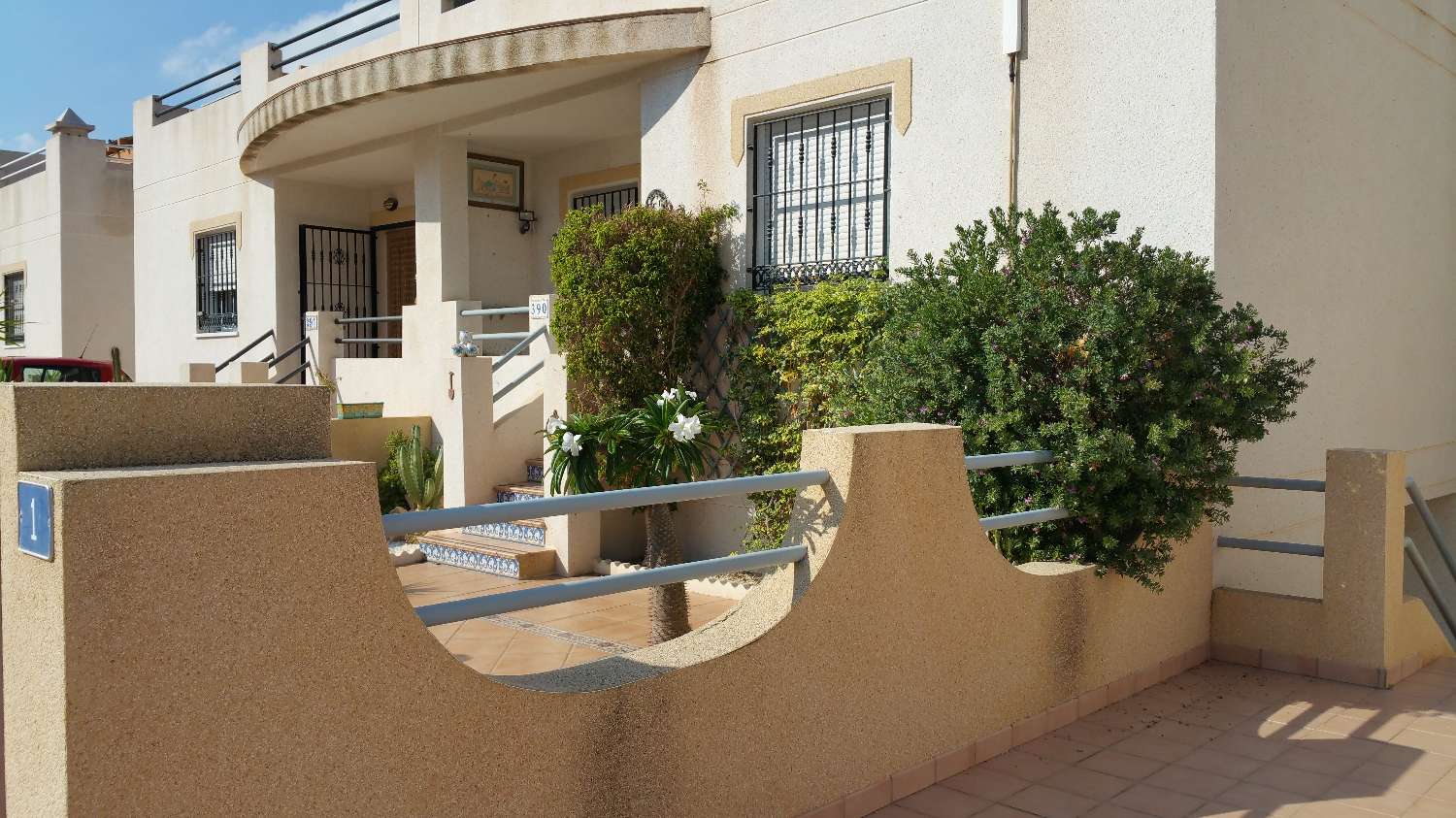 Villa til salg i Villamartín-Las Filipinas (Orihuela)