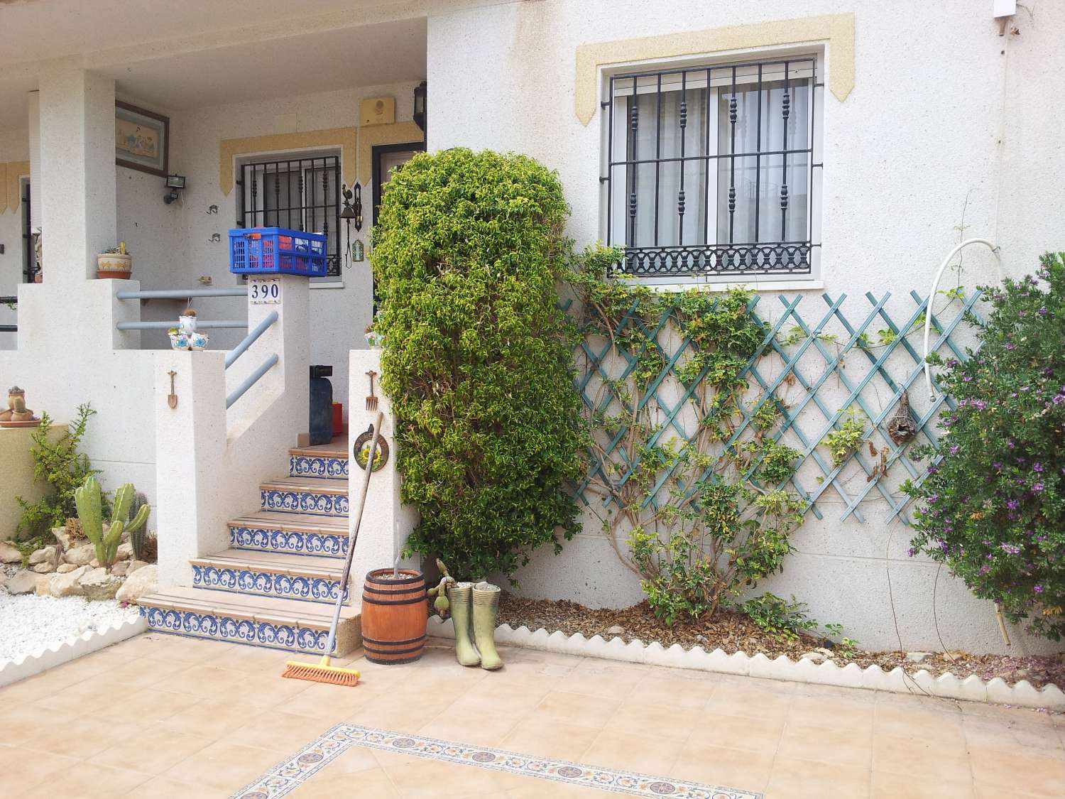 Corner Bungalow close to all amenities in Orihuela Costa