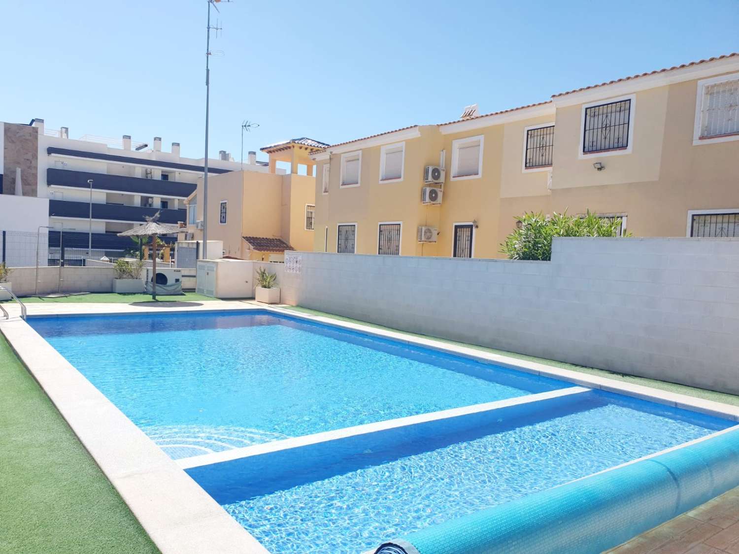 Casa adosada de 3 dormitorios y 3 baños en Villamartín