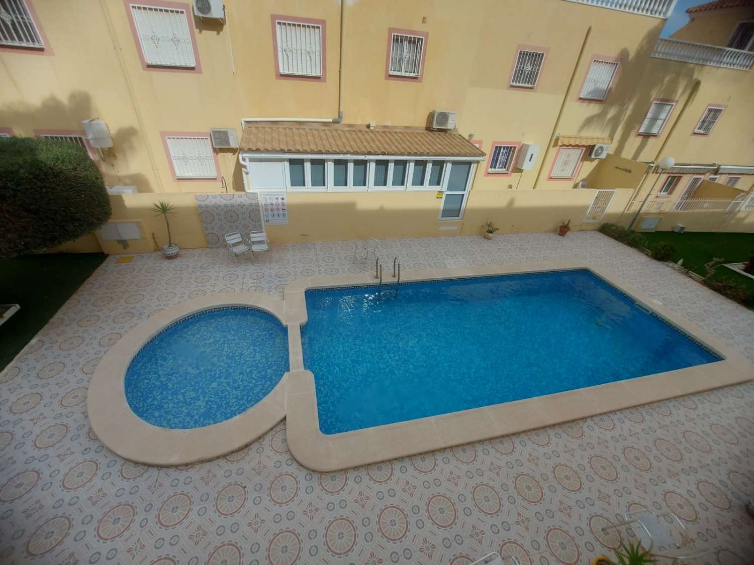 Bungalow myynnissä Villamartín-Las Filipinas (Orihuela)