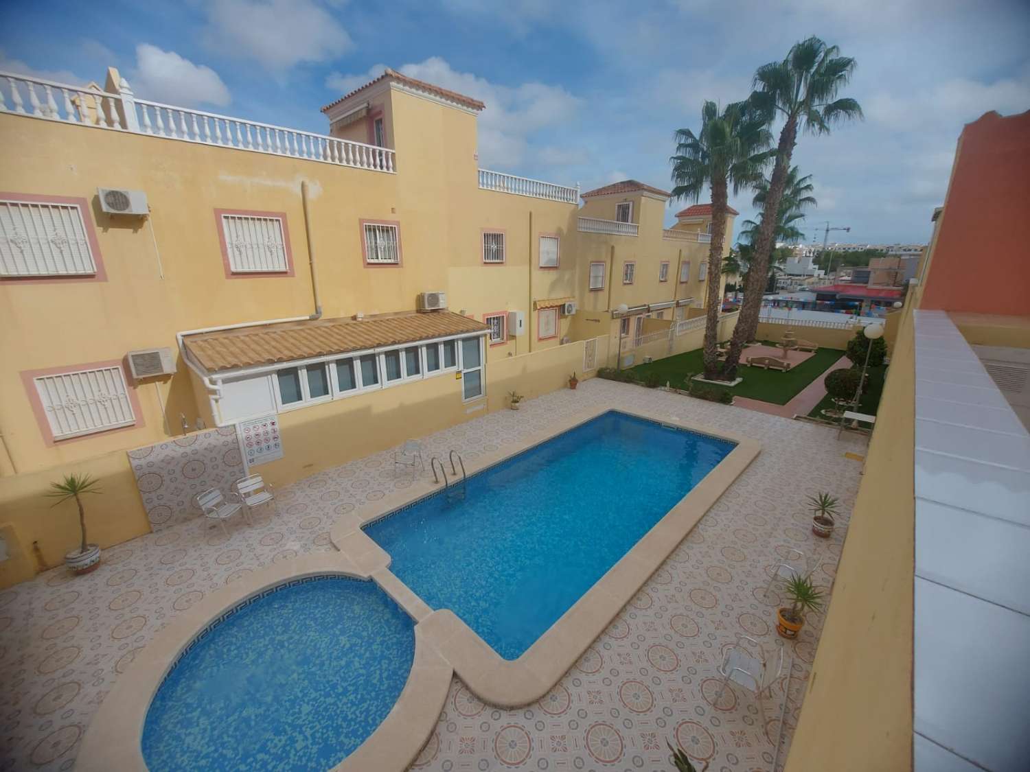 Bungalow myynnissä Villamartín-Las Filipinas (Orihuela)