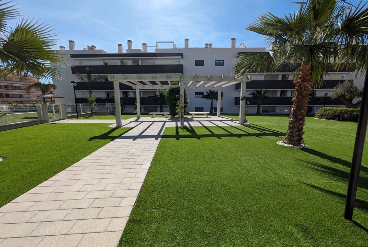 Immaculate modern first floor apartment in Villamartin