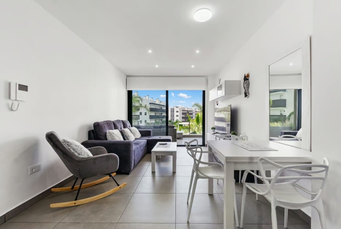 Appartement moderne et immaculé au premier étage à Villamartin