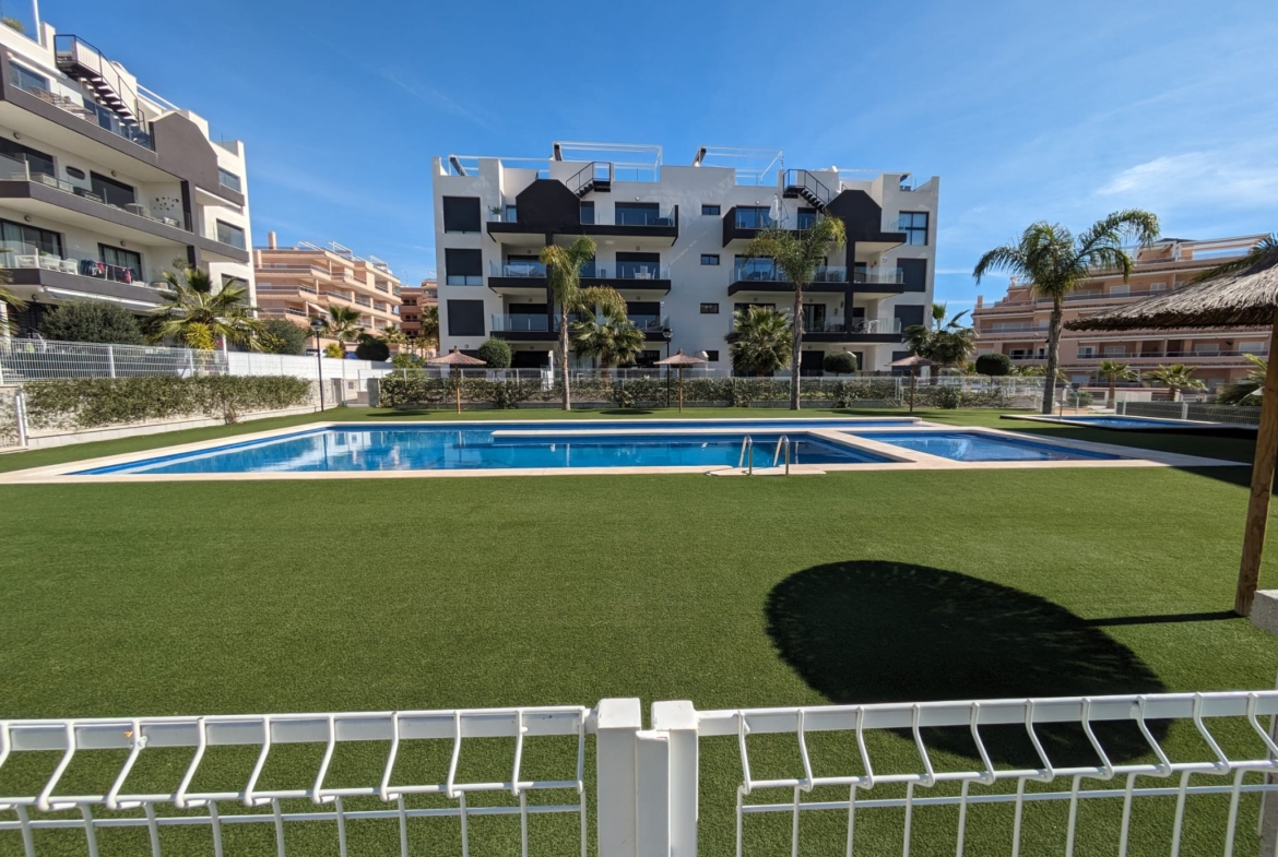 Immaculate modern first floor apartment in Villamartin