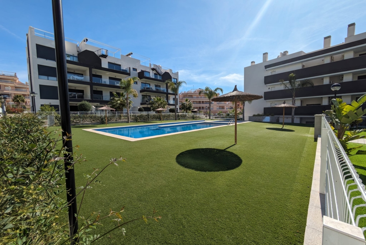 Inmaculado y moderno apartamento en primera planta en Villamartin