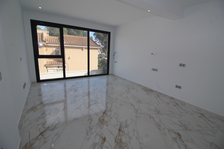 Exclusive completely refurbished villa in Los Balcones with 4 bedrooms and 5 bathrooms.