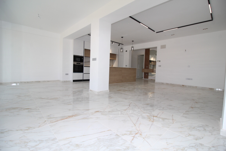 Exclusive completely refurbished villa in Los Balcones with 4 bedrooms and 5 bathrooms.