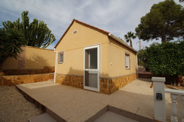 Villa till salu i Villamartín-Las Filipinas (Orihuela)