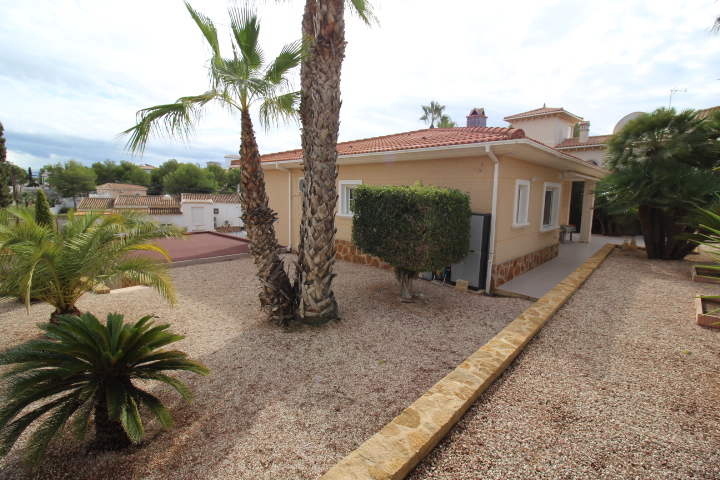 Villa till salu i Villamartín-Las Filipinas (Orihuela)