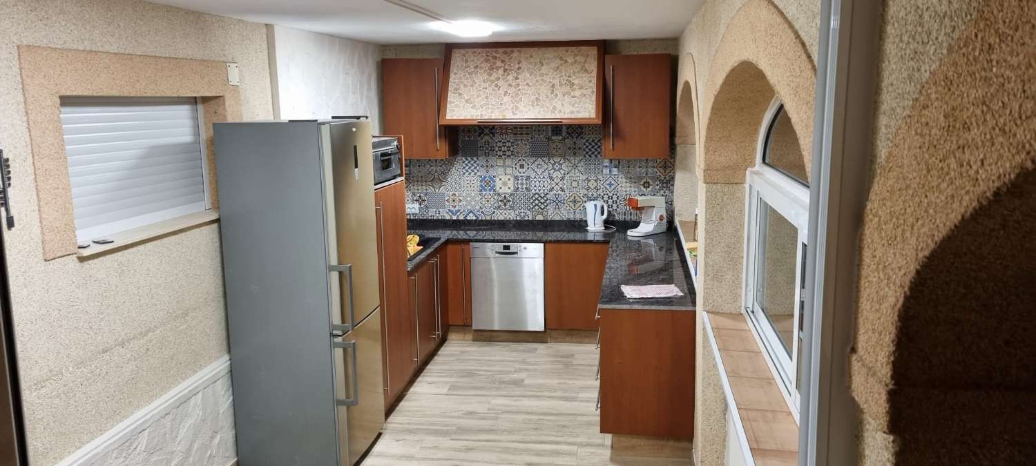 Villa de lujo con 7 habitaciones y 2000 metros cuadrados de parcela en San Miguel de Salinas