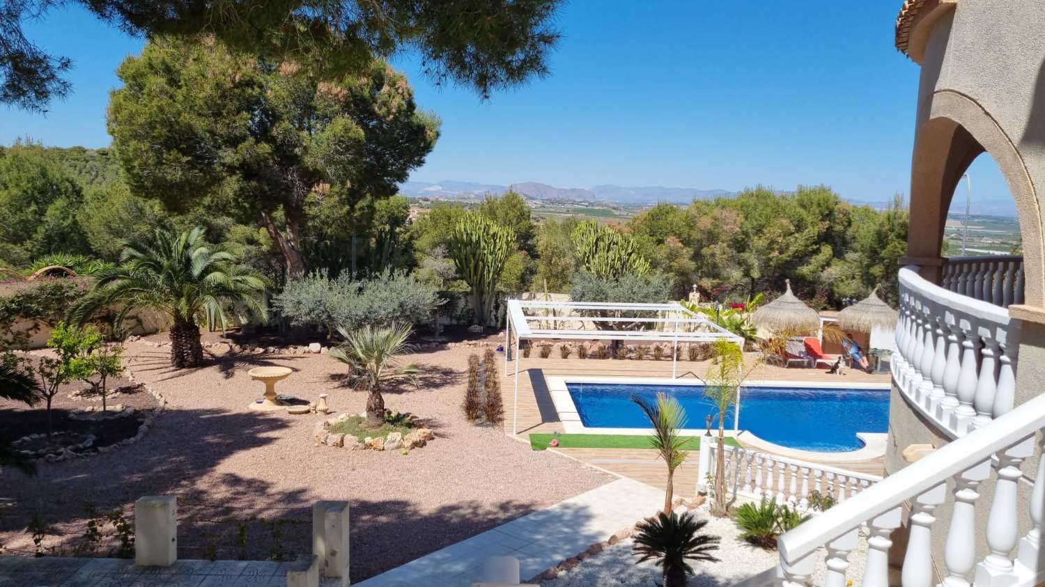 Luxuriöse Villa mit 7 Schlafzimmern und 2000 qm Grundstück in San Miguel de Salinas