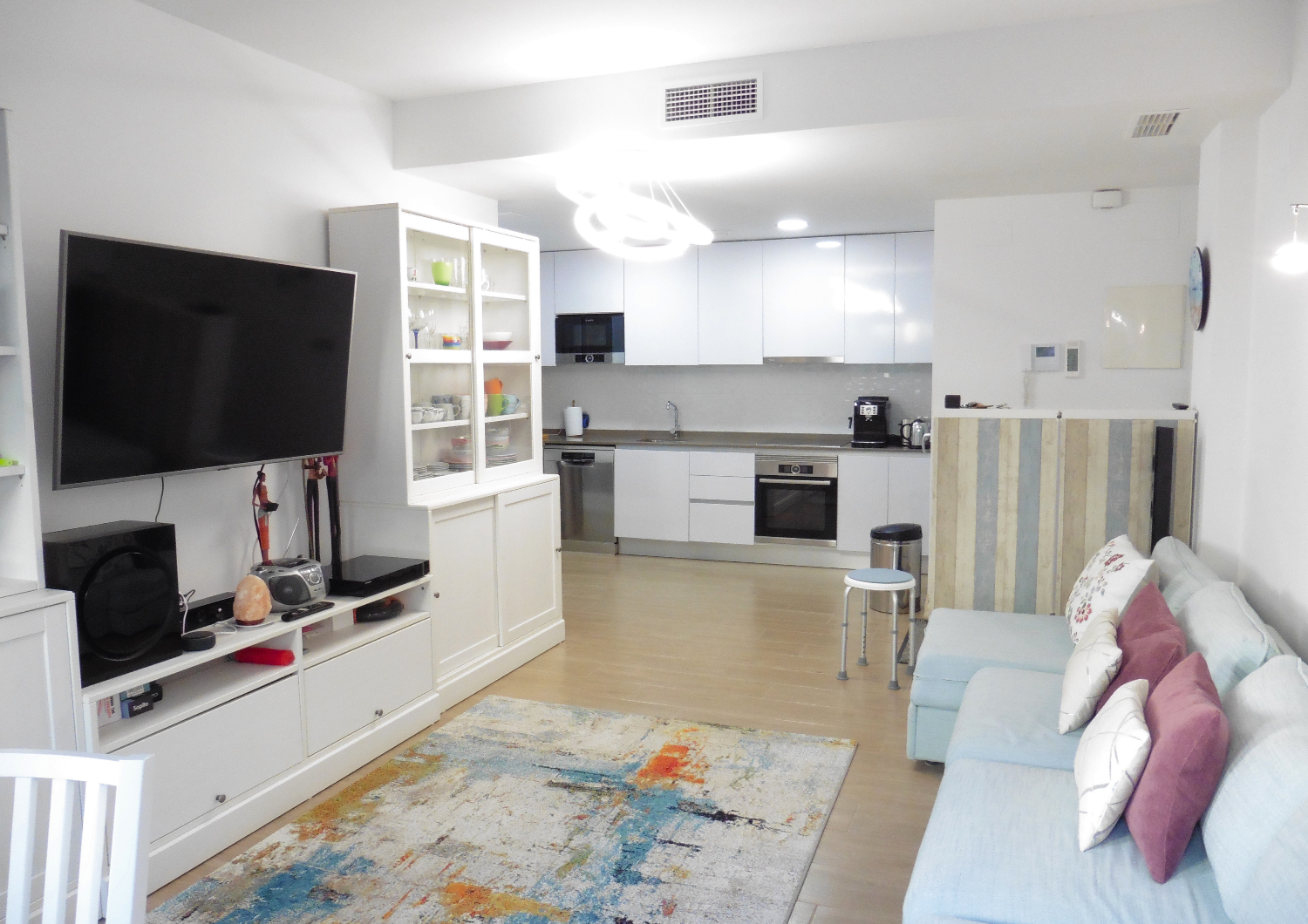 Acogedor apartamento en planta baja con 2 dormitorios, 2 baños y jardín privado.