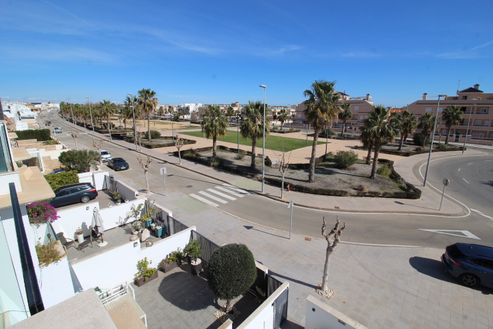 Dúplex en Torre de la Horadada, a poca distancia de la playa