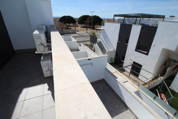 Dúplex en Torre de la Horadada, a poca distancia de la playa