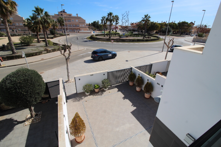 Dúplex en Torre de la Horadada, a poca distancia de la playa