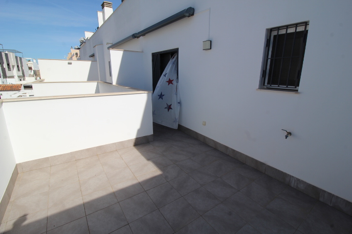 Dúplex en Torre de la Horadada, a poca distancia de la playa