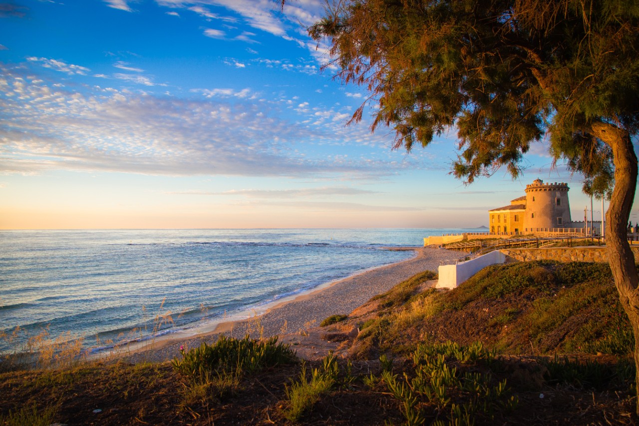 Impresionante Chalet Moderno en Torre de la Horadada – A solo 300 metros de la playa