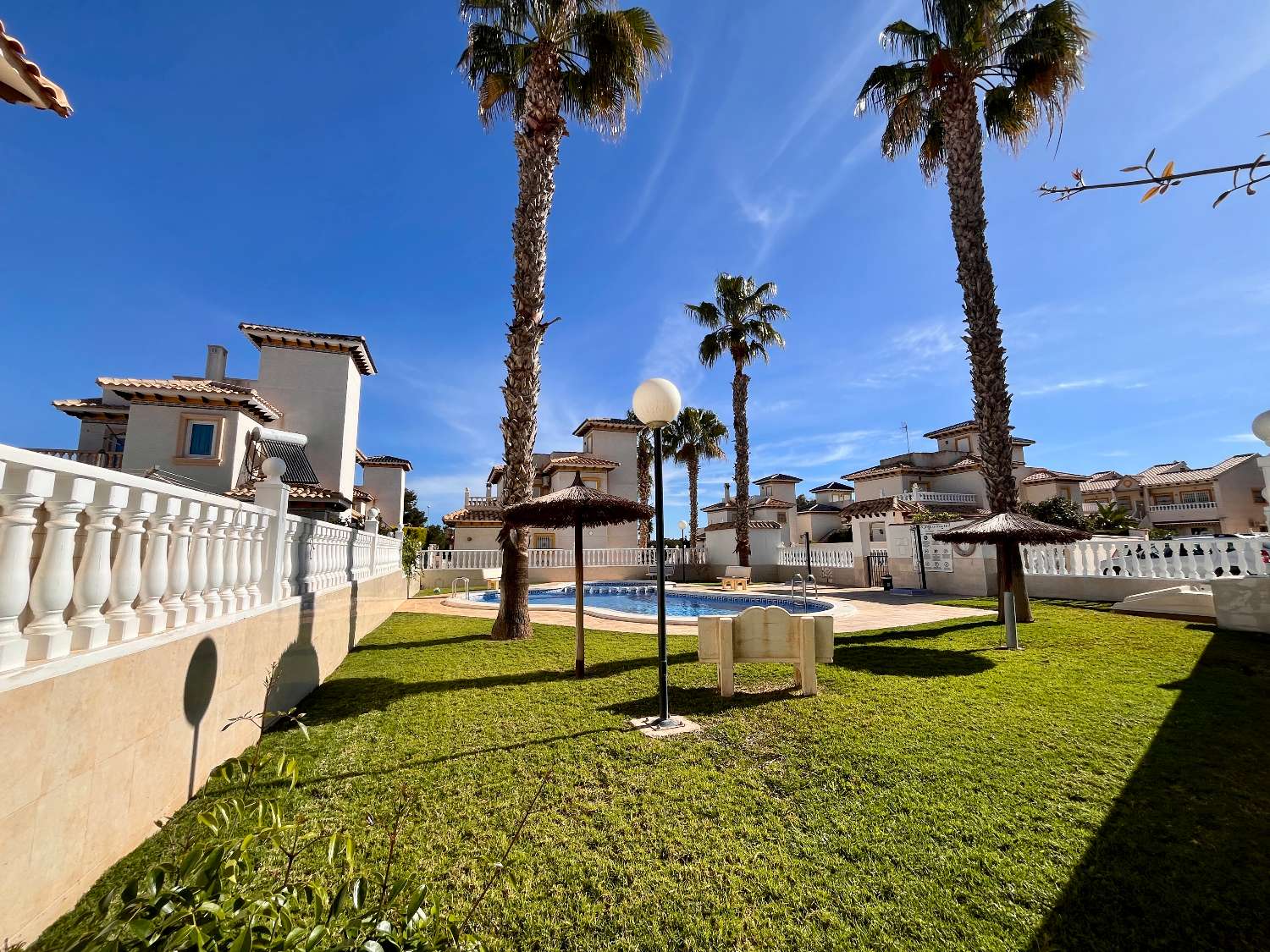 Villa til salg i Cabo Roig (Orihuela)