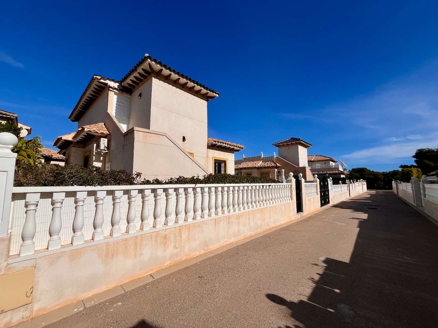 Villa til salg i Cabo Roig (Orihuela)