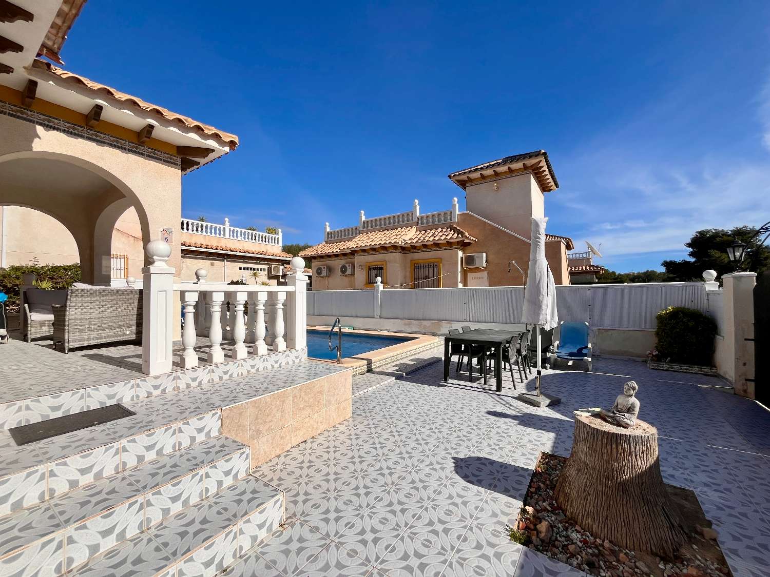 Villa til salg i Cabo Roig (Orihuela)