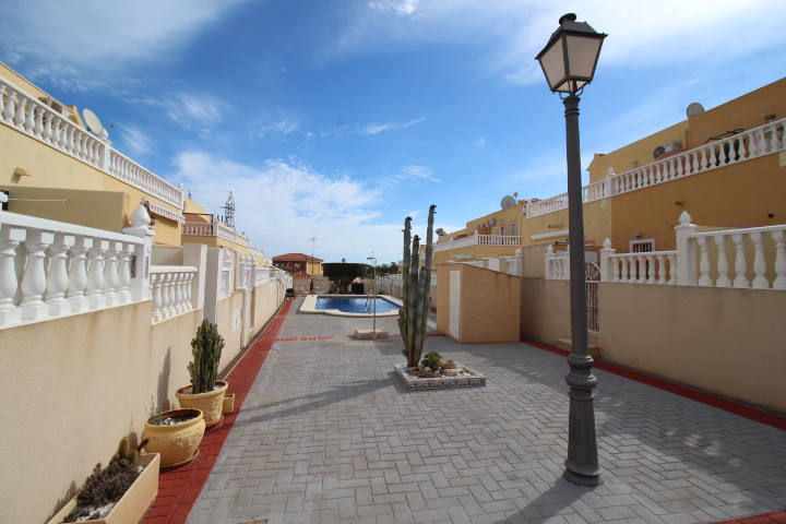 3 Schlafzimmer Duplex Bungalow - Battemberg Stil in Bosque de las Lomas